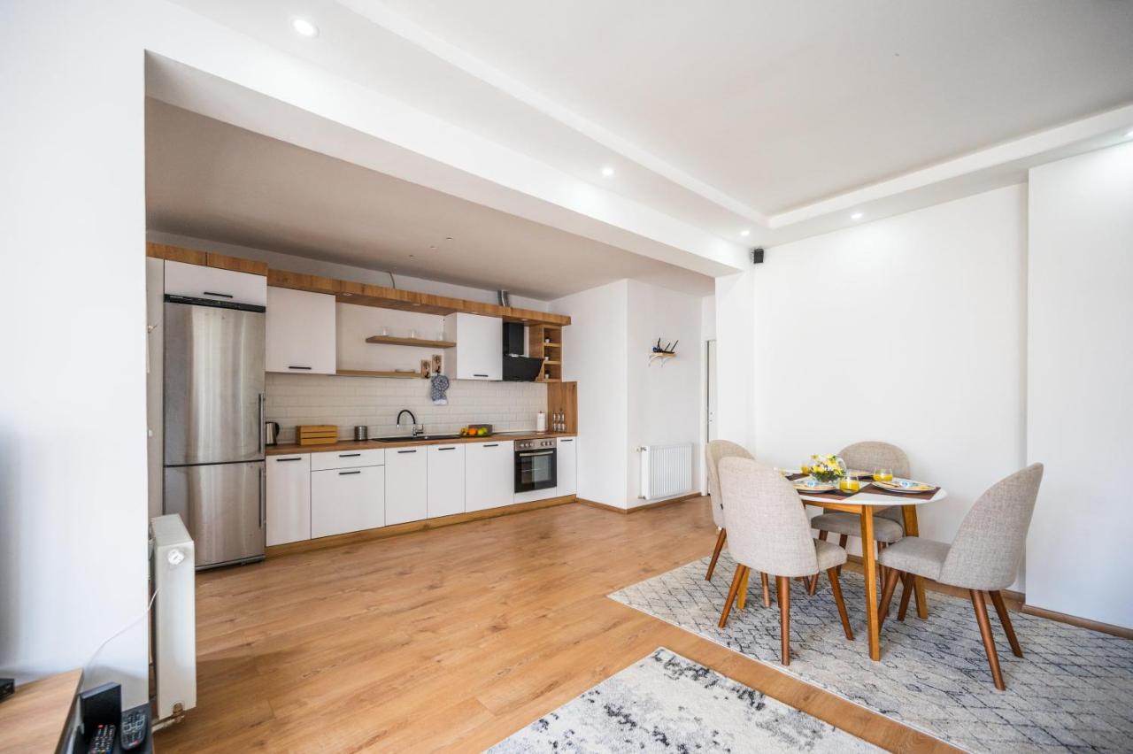 Spacious And Bright 2Bdr Apartment In The Old Town Сараєво Екстер'єр фото