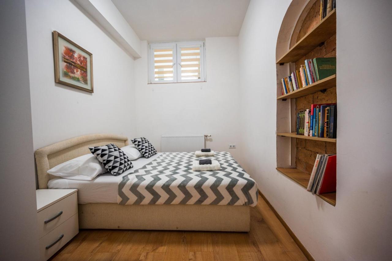 Spacious And Bright 2Bdr Apartment In The Old Town Сараєво Екстер'єр фото