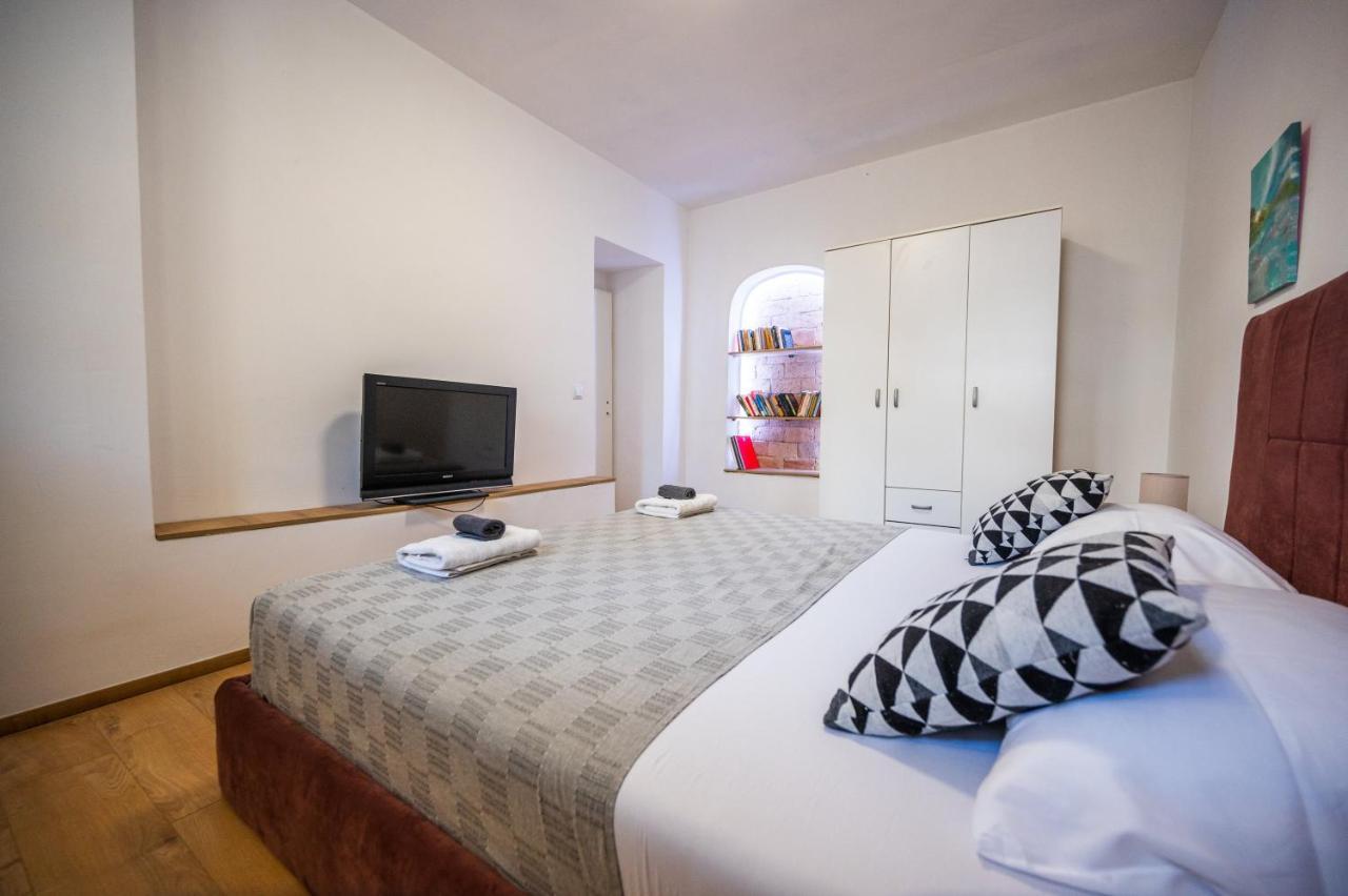 Spacious And Bright 2Bdr Apartment In The Old Town Сараєво Екстер'єр фото